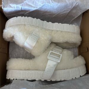 Uggs Fluffita slides